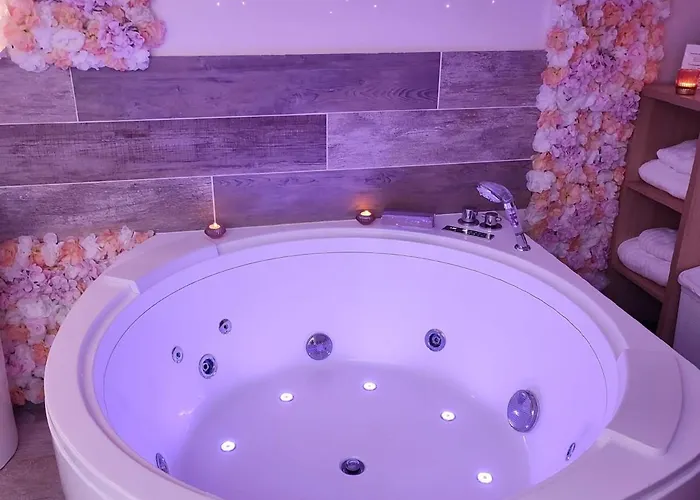 アパート Cocon Des Merveilles - Balneo Ronde Avec Cascade ル・アーヴル