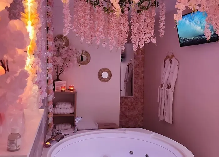 Cocon Des Merveilles - Balneo Ronde Avec Cascade アパート